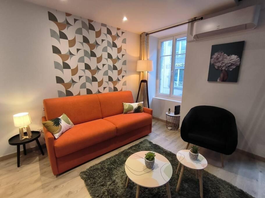 T2 -55M2- Elegant Et Chaleureux Apartment Монбризон Екстериор снимка