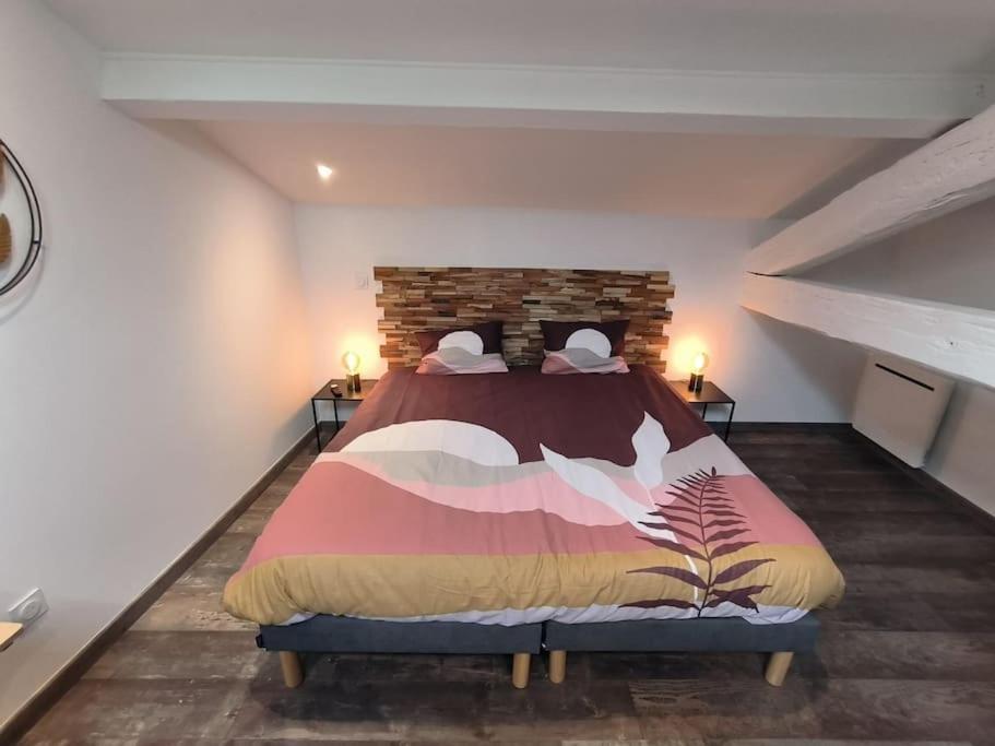 T2 -55M2- Elegant Et Chaleureux Apartment Монбризон Екстериор снимка